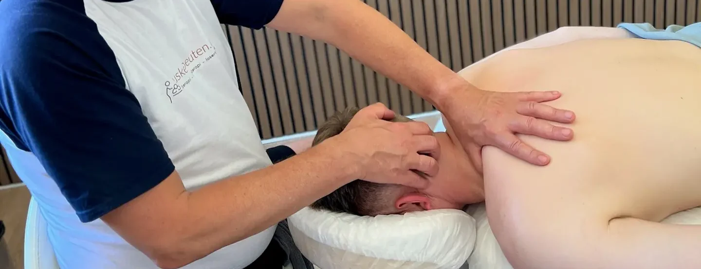 Behandling af nakkespændinger og hovedpine